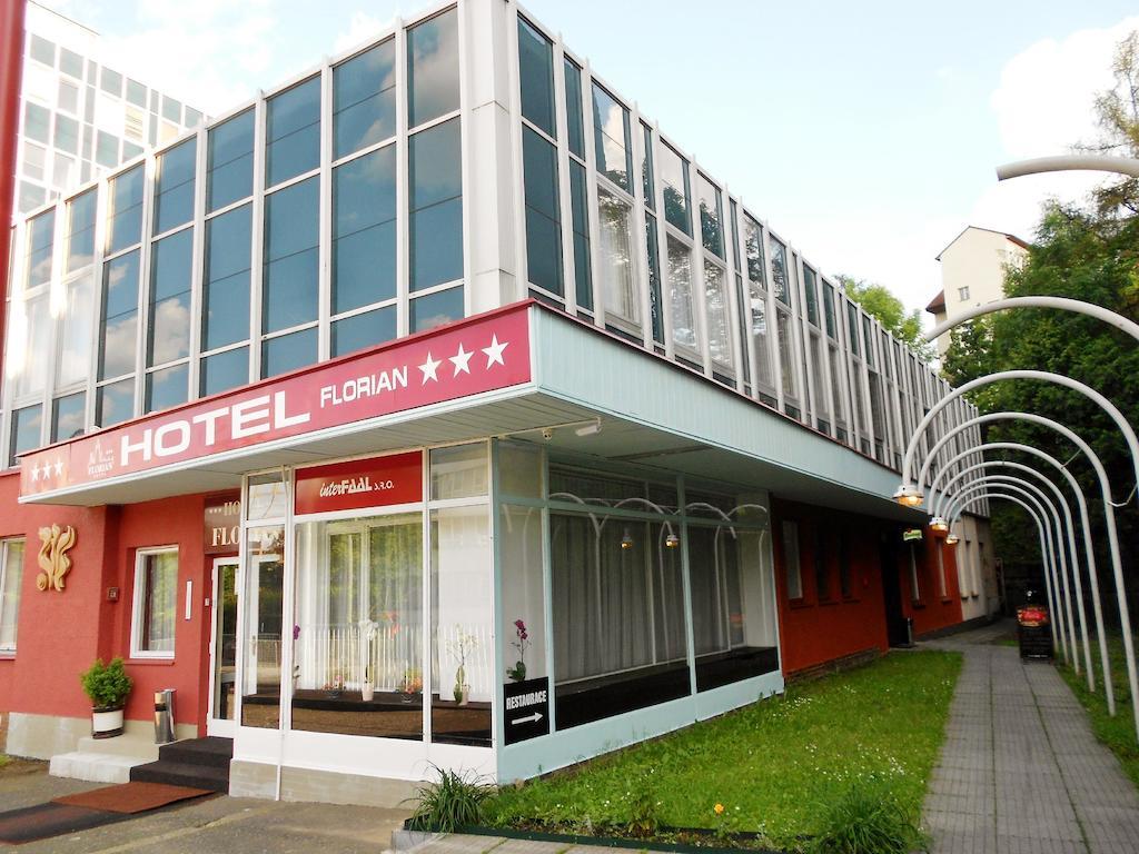 Hotel & Hostel Florian プラハ エクステリア 写真