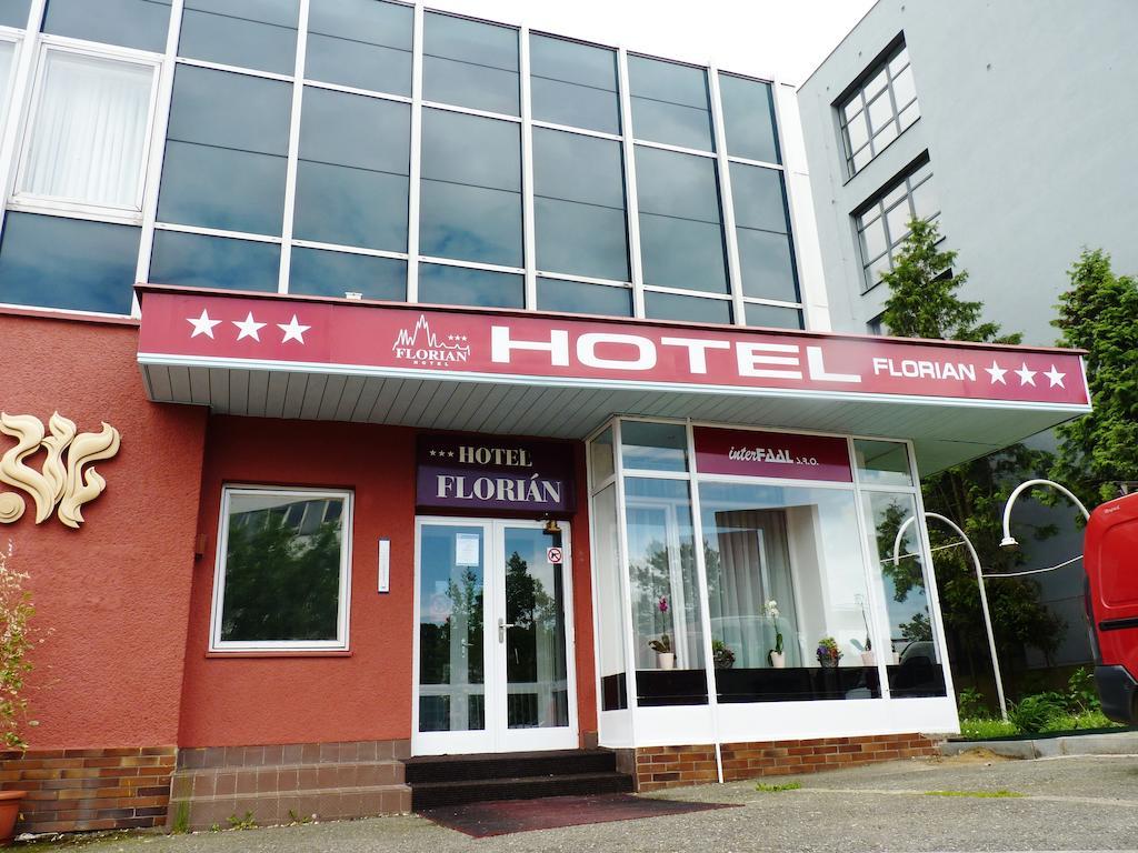 Hotel & Hostel Florian プラハ エクステリア 写真
