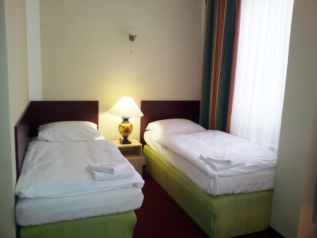 Hotel & Hostel Florian プラハ 部屋 写真